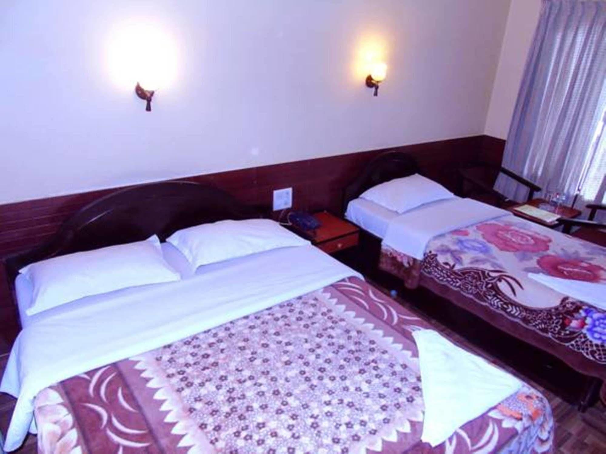 Hotel View Point Pokhara Buitenkant foto