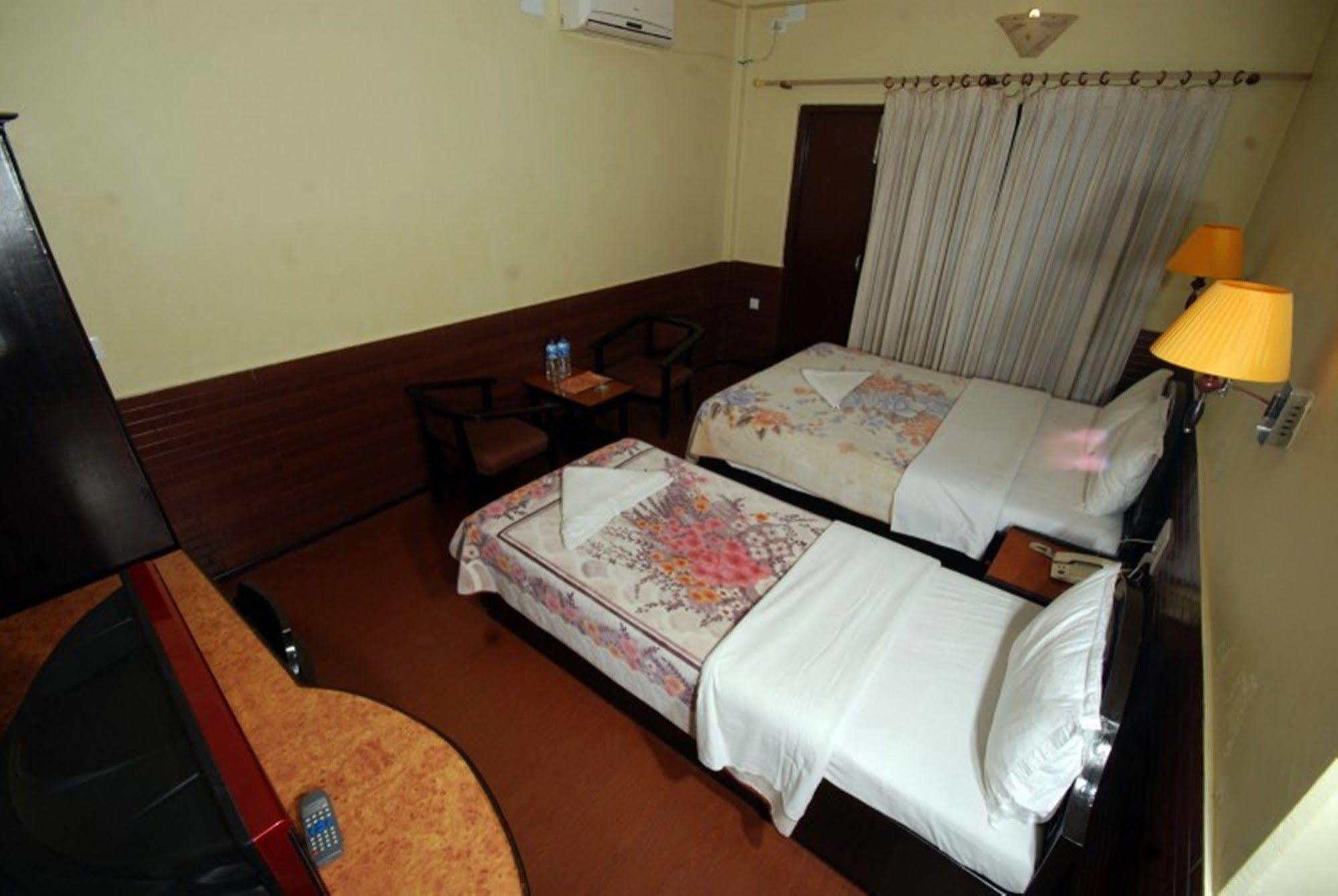 Hotel View Point Pokhara Buitenkant foto
