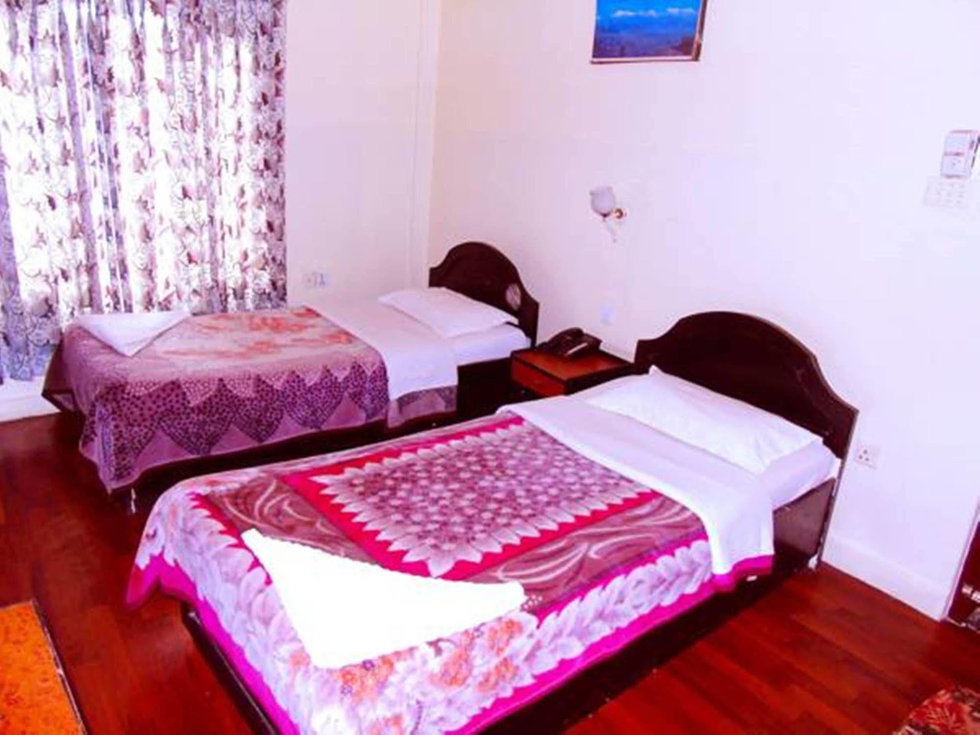 Hotel View Point Pokhara Buitenkant foto