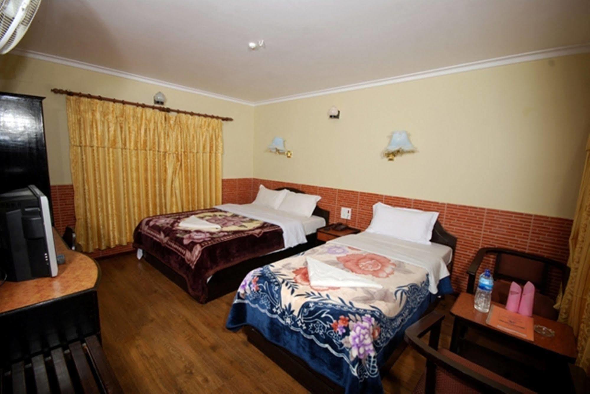 Hotel View Point Pokhara Buitenkant foto
