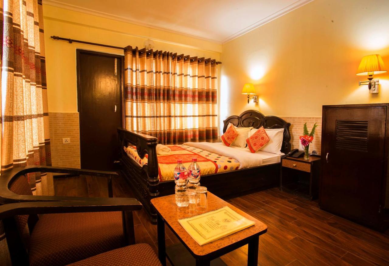 Hotel View Point Pokhara Buitenkant foto