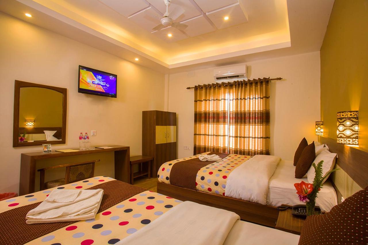 Hotel View Point Pokhara Buitenkant foto