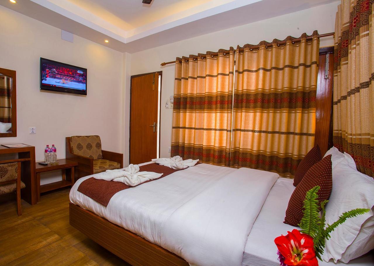Hotel View Point Pokhara Buitenkant foto